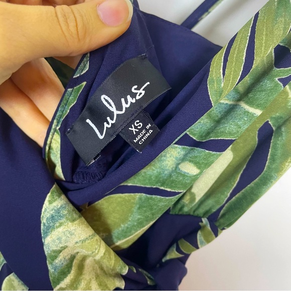 Lulu’s Womens Give Me A Tropical Leaf Printed Backless Wide Leg Jumpsuit Navy XS - Picture 7 of 13